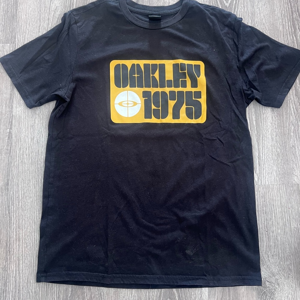 Oakley 1975 Black Tee, size men’s Small